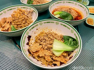 Tjap 1000 Tahun: Sengatan Pedas Enak Mie Ayam Kuah Mala dan Chili Oil