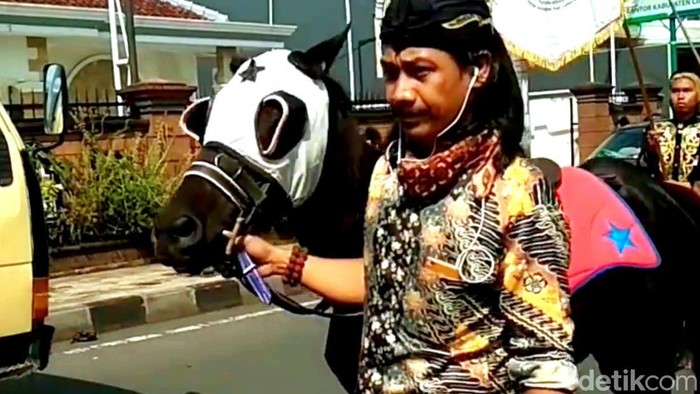 Tradisi Kuda Kosong Ciamis.