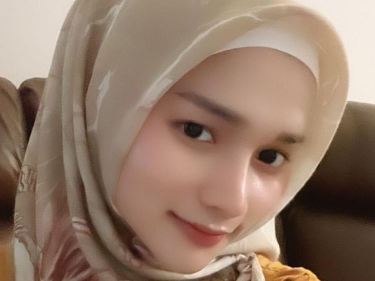 5 Potret Penampilan Valent Olivia Kini Berhijab, Siap Menikah?