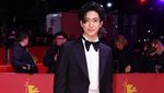 5 Potret Senyum Menawan Yuto Nakajima di Karpet Merah Berlinale