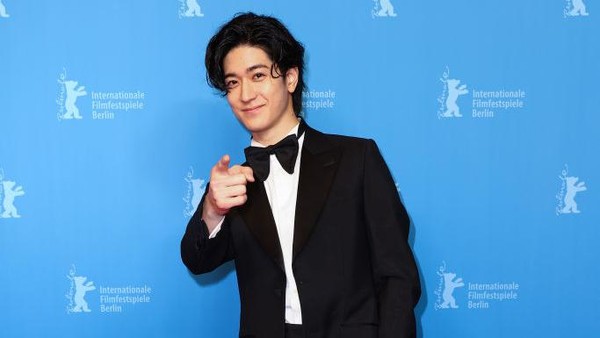 5 Potret Senyum Menawan Yuto Nakajima di Karpet Merah Berlinale