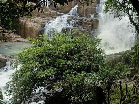Air Terjun Parangloe