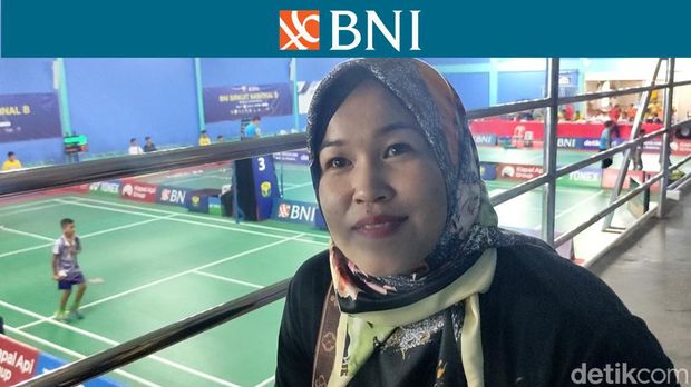 Para orang tua peserta BNI Sirkuit Nasional (Sirnas) 2023 hadir menyaksikan langsung anak mereka bertanding. Terselip doa dan harapan untuk anak-anak tercinta.