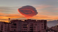 Lanskap ini yang paling heboh. Karena bentuknya yang sangat mirip dengan ufo hingga desas-desus magis yang menjadi perbincangan. Penampakan ini terjadi pada 19 Januari 2023 lalu di kawasan Bursa.