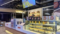 Di sini kamu akan dipuaskan dengan aneka dessert, seperti kue, roti, pastry, es krim dan lainnya. Ada 12 brand yang bisa kamu singgahi tenantnya. Foto: detikcom/Riska Fitria