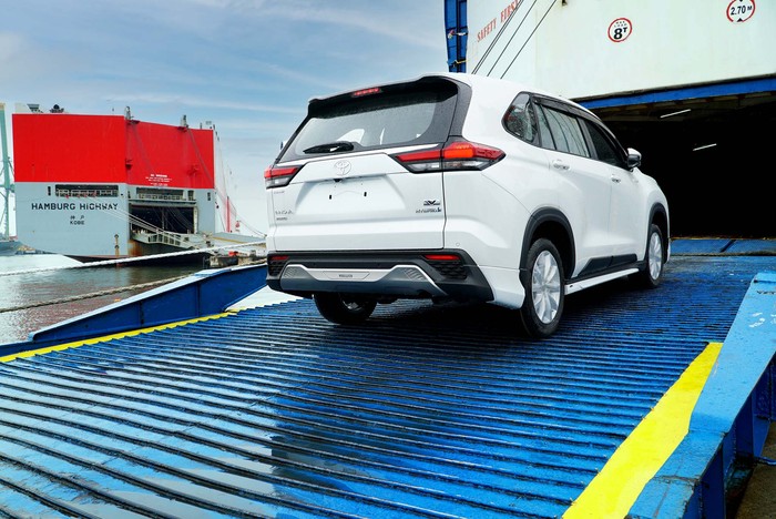 Ekspor Kijang Innova Zenix Hybrid