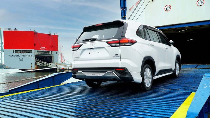 Ekspor Kijang Innova Zenix Hybrid