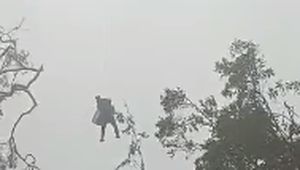 Momen Rombongan Kapolda Jambi Dievakuasi dari Hutan Kerinci!