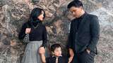 Fuji Datang ke Ultah Ameena Bawa Gala Sky, Thariq Halilintar Setia Dampingi