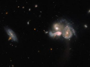 Teleskop Hubble Deteksi 3 Galaksi yang Akan Tabrakan