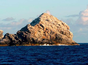 2 Gunung Berapi Bawah Laut Terbesar di Dunia