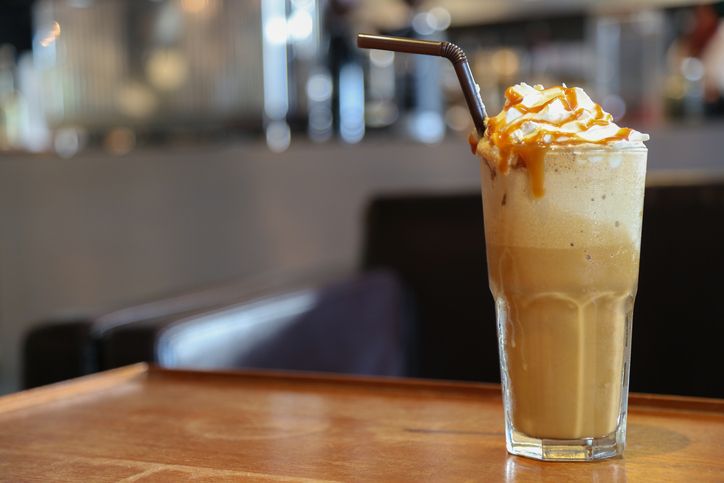 Hati-hati! Minum Kopi Pakai Sirup Perasa Timbulkan 5 Efek Ini