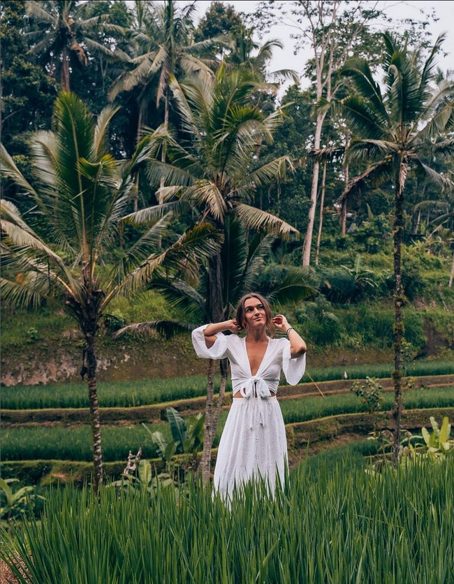 Belum lama ini Alexandra Saper mengeluhkan tentang seorang pria asal Inggris yang menguntitnya. Sudah sekitar satu tahun, pria tersebut membanjirinya dengan DM dan email berisi hal-hal vulgar, seks hingga ancaman. Foto: Dok. instagram/@thewayfaress