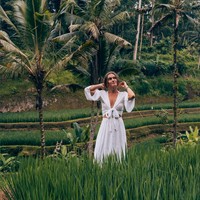 Belum lama ini Alexandra Saper mengeluhkan tentang seorang pria asal Inggris yang menguntitnya. Sudah sekitar satu tahun, pria tersebut membanjirinya dengan DM dan email berisi hal-hal vulgar, seks hingga ancaman. Foto: Dok. instagram/@thewayfaress