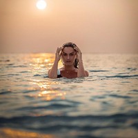 “Saya tidak pernah mengalami ketakutan atau paranoid. Saya tidak memiliki kecemasan - dan tiba-tiba saya mengalami serangan panik, takut orang ini mengawasi saya, mengikuti saya, melanggar saya atau lebih buruk lagi,” tutur wanita 31 tahun ini. Foto: Dok. instagram/@thewayfaress