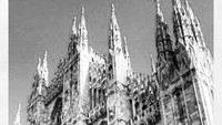 Ada pula El Duomo di Milan atau Katedral Milan. Bangunan ini menjadi salah satu katedral paling dicari oleh wisatawan dunia. Katedral ini memang sangat ikonik dan merupakan katedral Katolik Roma kedua terbesar di dunia, cuma kalah dari Katedral Sevilla. (Instagram Ahmad Rafai)