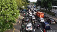Berdasarkan data TomTom Traffic Index, Jakarta berada di posisi 29 kota termacet dunia. Waktu rata-rata perjalanan dalam 10 Km adalah 22 menit 40 detik. Waktu tempuh itu meningkat sekitar 2 menit 50 detik dibanding tahun 2021.