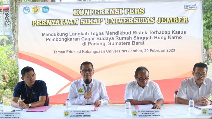 Jumpa pers Unej mengecam pembongkaran rumah singgah Bung Karno