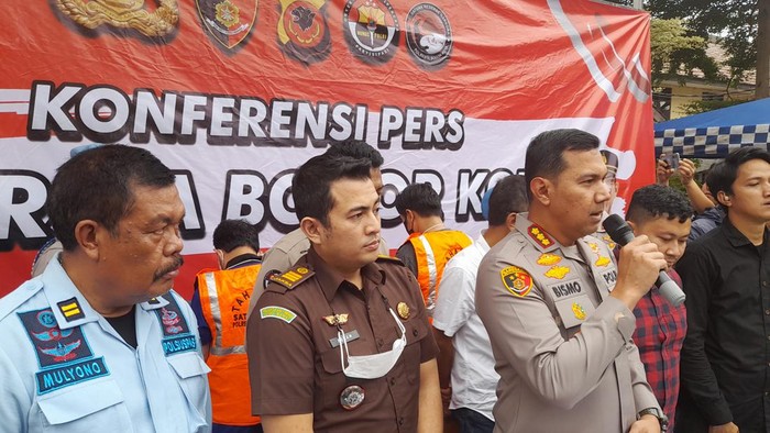 Kapolresta Bogor Kota Kombes Bismo Teguh Prakoso saat konferensi pers terkait kasus korupsi proyek rumah sakit jiwa