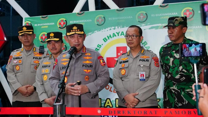 Kapolri di RS Bhayangkara Jambi (dok. Polri)