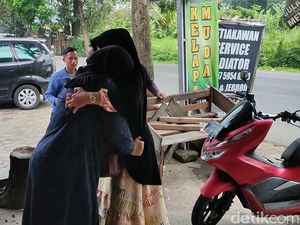 Histeris Keluarga Saat Sopir Audi Lakoni Rekonstruki Tabrak Lari