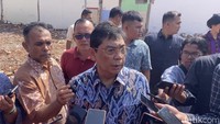 Utut Adianto saat memberikan keterangan usai meninjau rumah singgah Bung Karno. (Jeka Kampai/detikSumut)