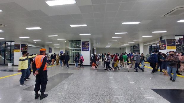 Kondisi di Stasiun Manggarai, Jakarta.