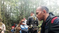 Proses evakuasi dilanjutkan hari ini. BMKG memprediksi cuaca hari ini cerah dan berkabut. (Foto: Istimewa)