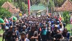 Potret Momen Rambut hingga Kuku Sultan HB X Dilarung di Parangkusumo