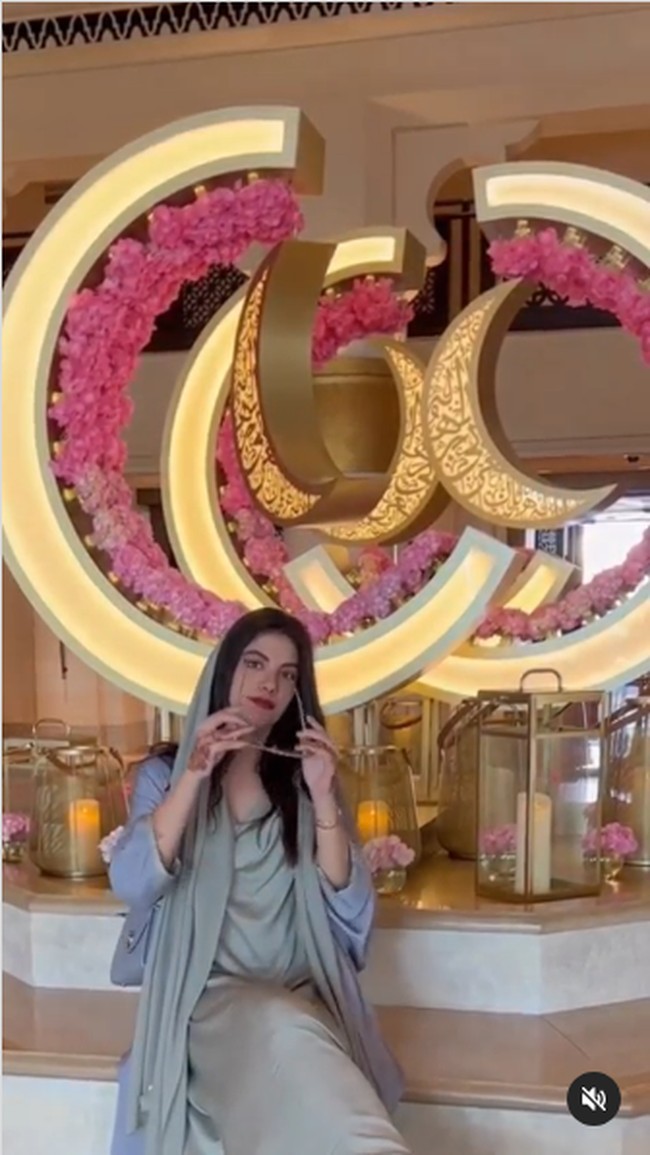 Lulusan University of Sydney yang besar di Dubai itu terpilih prestasinya. Mariam yang aktif di dunia fashion terinspirasi mengikuti ajang kecantikan.  Foto: Instagram