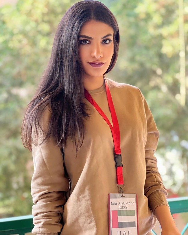 Aku selalu berpartisipasi dalam ajang-ajang terkait fashion week dan Arab Fashion Week. Aku pikir itu dimulai ketika universitas. Aku mulai mengikuti tren dan pada dasar aku suka pakai baju dan memilih warna yang berbeda, ungkapnya. Foto: Instagram