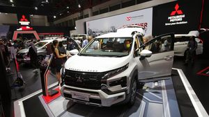 Mitsubishi Donasikan Tujuh Mobil untuk Pendidikan di Indonesia