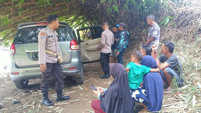 Mobil tak bertuan Jember