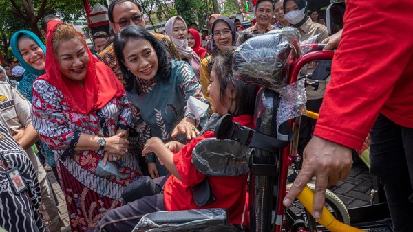 Momen Menteri PPPA Resmikan Ruang Terapi Disabilitas Anak di Semarang