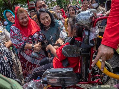 Momen Menteri PPPA Resmikan Ruang Terapi Disabilitas Anak di Semarang