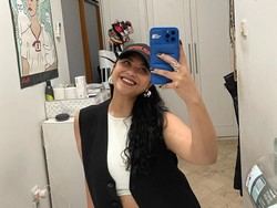 8 Foto Nadine Emmanuella, Putri Ruth Sahanaya Disorot Ciuman Dengan Wanita