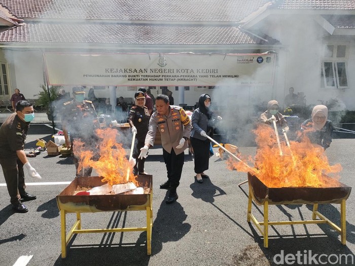 Pemusnahan barang bukti narkotika di Kejari Kota Kediri