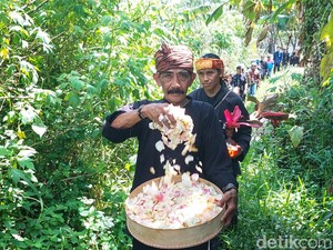 Khidmat Ritual Peringati Tragedi Longsor di Cireundeu Cimahi