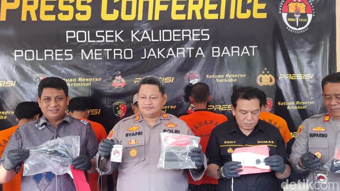 Polsek Kalideres menangkap polisi gadungan