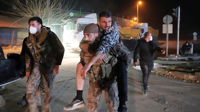 People react after an earthquake in Antakya in Hatay province, Turkey, February 20, 2023.  REUTERS/Clodagh Kilcoyne     TPX IMAGES OF THE DAY