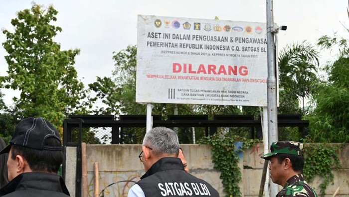 Satgas BLBI menyita aset obligor atau debitur guna memenuhi kewajiban pembayaran utang ke negara. Aset yang disita adalah tanah senilai Rp 1 triliun di Meruya, Jakarta.