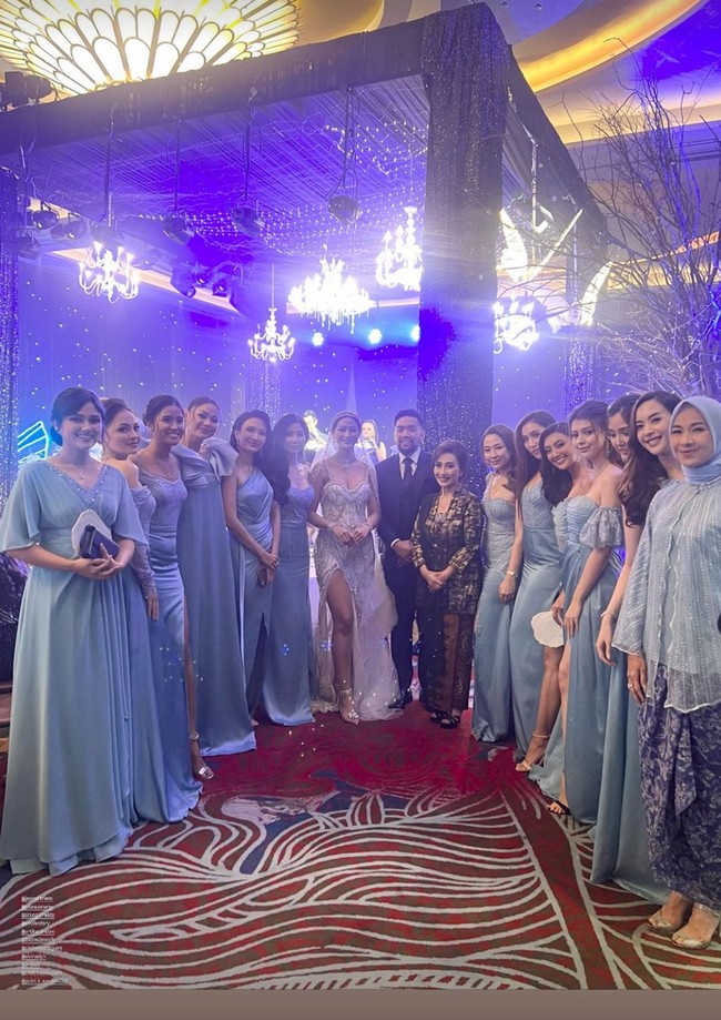Resepsi pernikahan Ayu Maulida dan Adi Pane digelar di Hotel Grand Dafam Signature Surabaya, Jawa Timur, pada Minggu (19/2/2023).  Foto: Instagram
