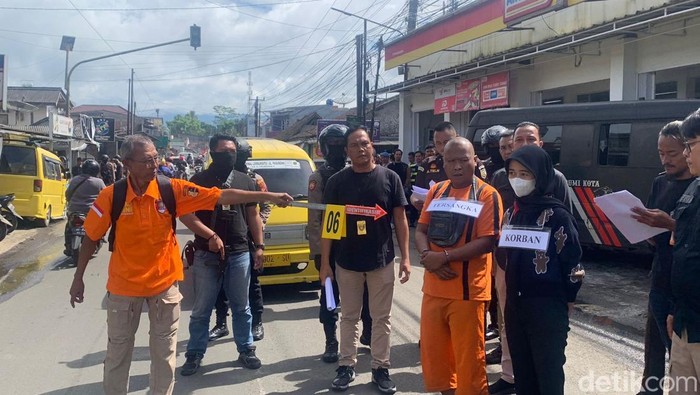 Rekonstruksi pembunuhan wanita telanjang di Sukabumi