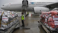 Pemerintah Indonesia melakukan diplomasi kemanusiaan dengan mengirimkan 4 pesawat berisi 140 ton bahan makanan dan bahan logistik lainnya ke Turki dan Suriah.