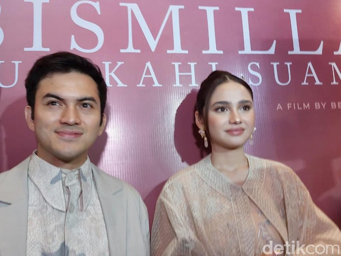 Rizky Nazar dan Syifa Hadju saat ditemui di kawasan Jakarta.