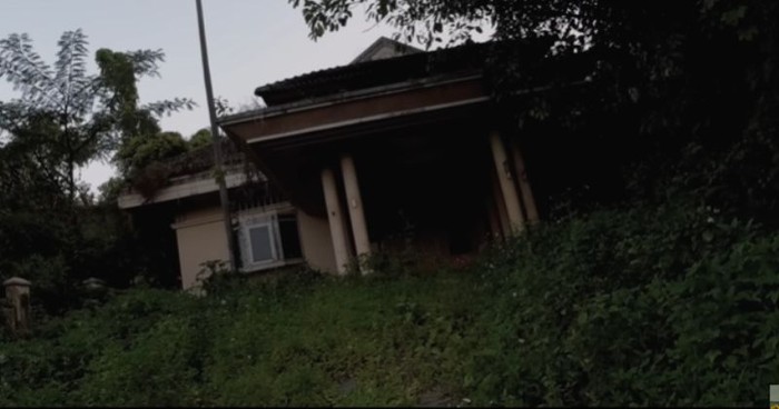 Rumah Suzanna di Semarang.