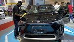 Momen Veloz Hybrid dan bZ4x Lokal Curi Perhatian Menko Airlangga