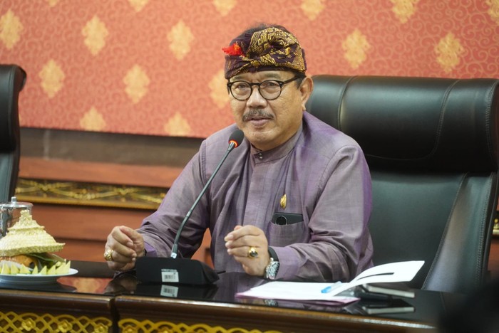 Wakil Gubernur Bali, Tjokorda Oka Artha Ardhana Sukawati ketika memimpin Rapat Persiapan Tata Kelola Destinasi Pariwisata Provinsi Bali di Kantor Gubernur Bali, Denpasar, Senin (20/2/2023)