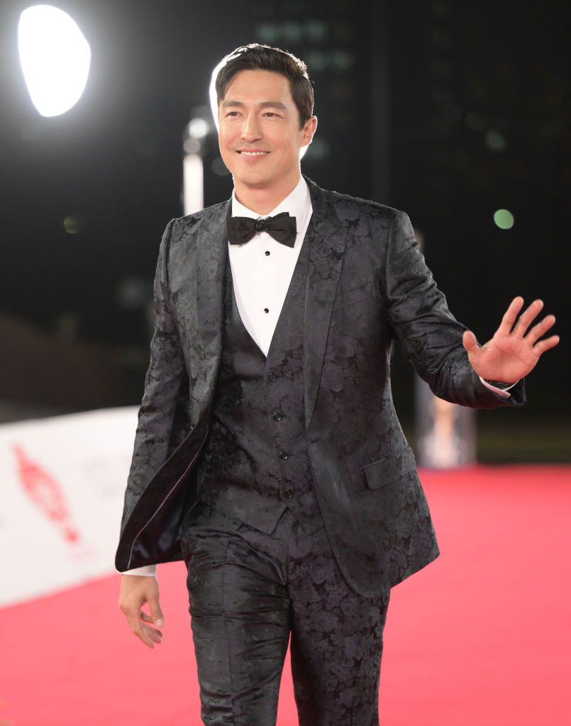 Daniel Henney saat menghadiri 43rd Blue Dragon Film Awards di Yeouido KBS Hall, Seoul, Korea Selatan.