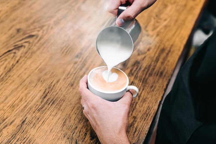 6 Tanda Coffee Shop yang Kamu Datangi Berkualitas Buruk